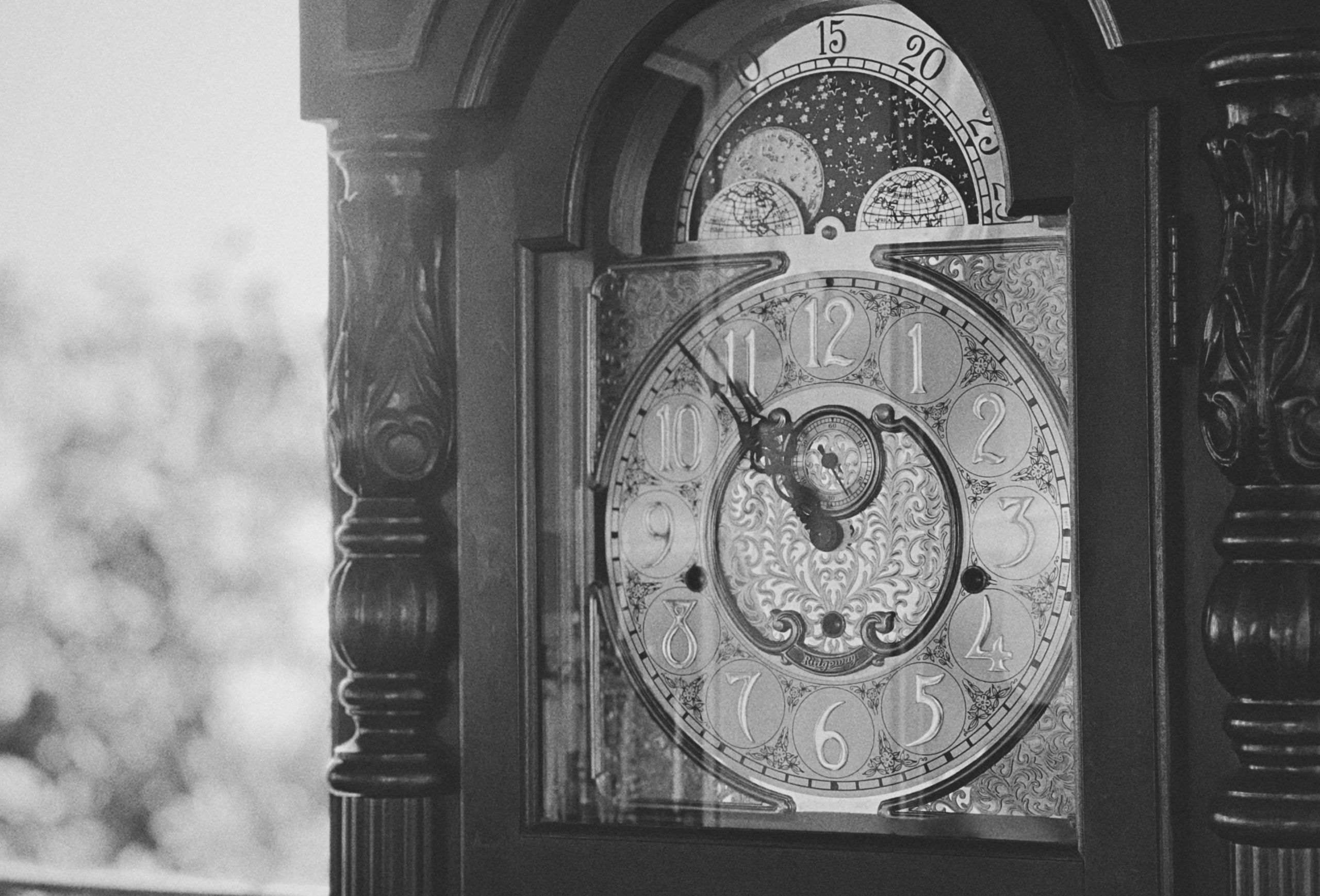 Cadran pendule vintage noir blanc ancien