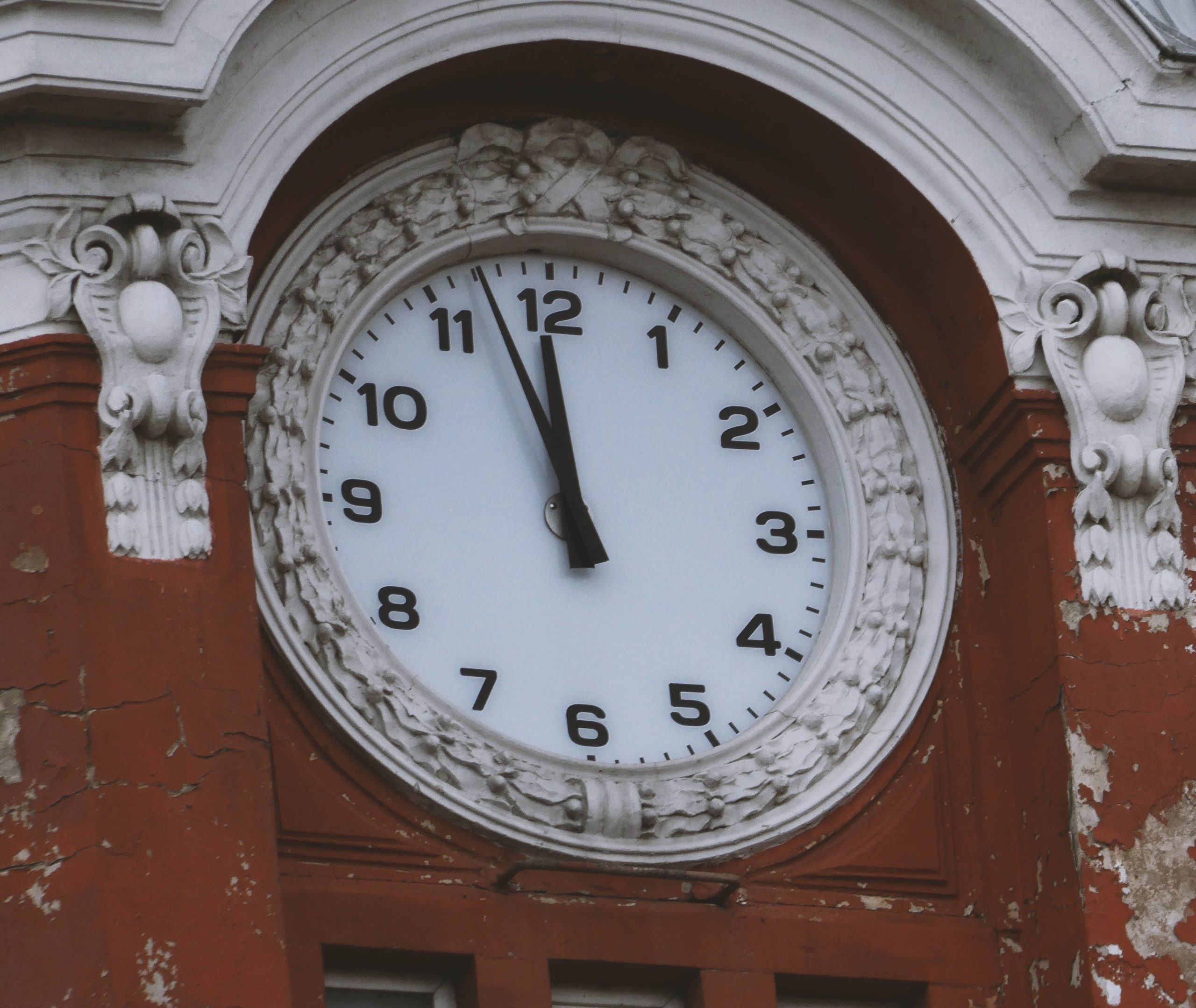 Tour horloge ornementale minuit architecture intemporelle