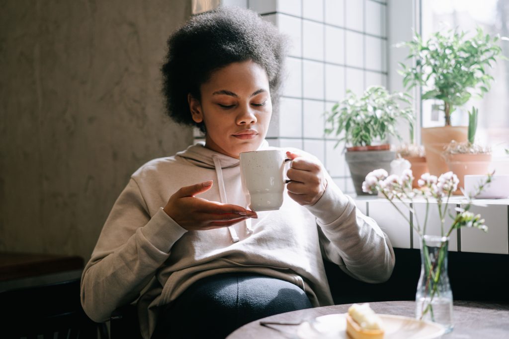 Comment calmer une nausée rapidement et sans médicament ?